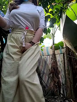 Muna_LM's Live XXX Chat