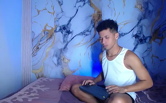 Peter_boys_1 Adlı Modelin Canlı XXX Sohbeti