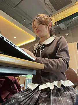 Emily_9xx: απευθείας συνομιλία ΧΧΧ