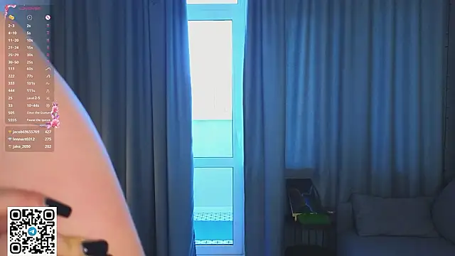 KristiGroune: διαδικτυακό σόου στην κάμερα