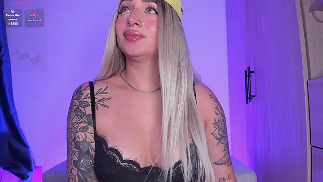 scarlett_Collinss' Live XXX Chat