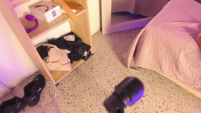 XXX chat uživo modela Hisoka_011