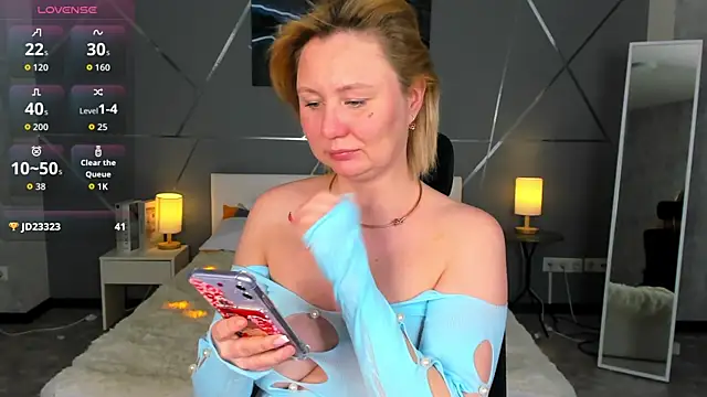 scent__of_woman's Live XXX Chat