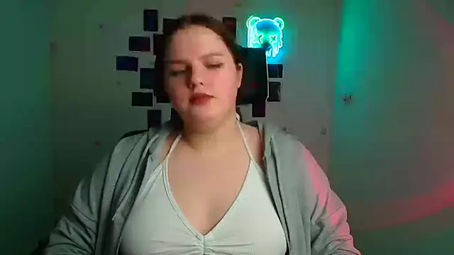 Show modela Kitty_Mia_Kitty na web-kameri