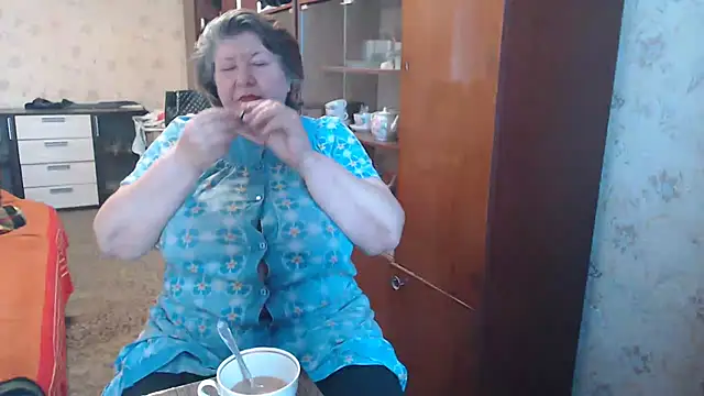 HotLusi 即時 XXX 聊天