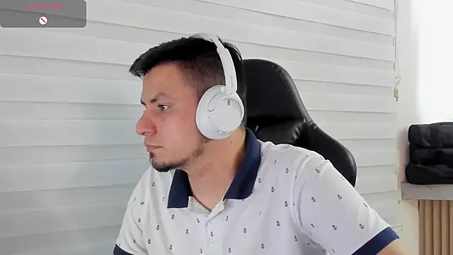 XXX chat uživo modela Rick_Adams