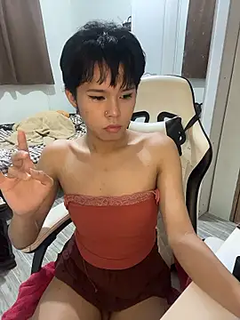 XXX chat uživo modela Plaxtique