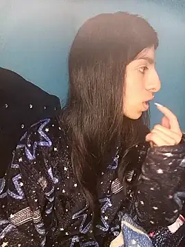 Ariell_Kieran Adlı Modelin Canlı XXX Sohbeti