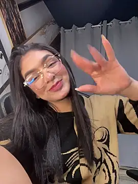 jenn_fit Adlı Modelin Canlı XXX Sohbeti