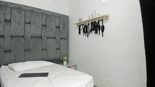 2Hot4You_OS 라이브 XXX 채팅