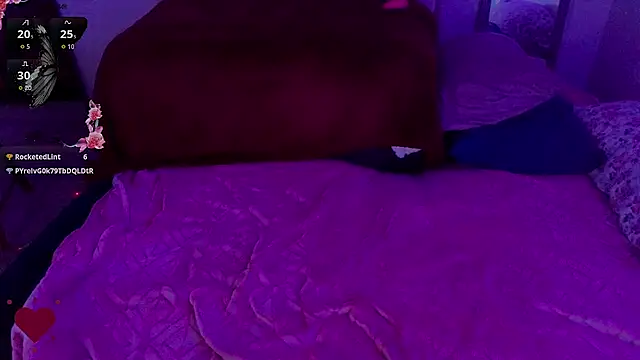 Jessie_Holmes élő XXX-chatje