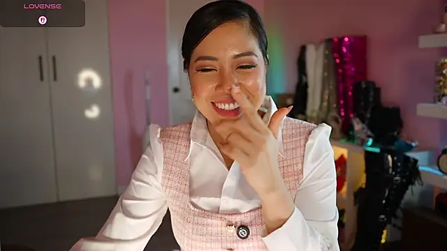 AsianSweetMilf's Live XXX Chat