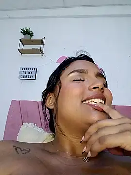 victoria_roussee's Live XXX Chat