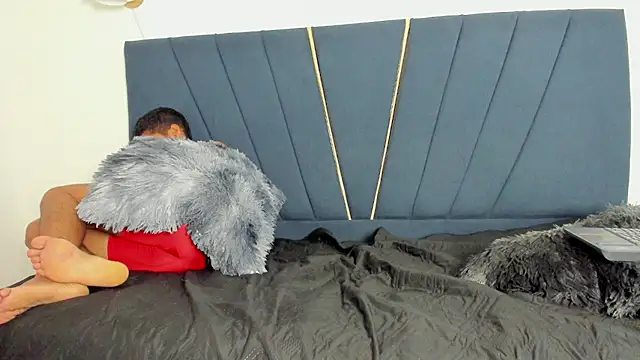 Aaron_cum18 webkamerás műsora