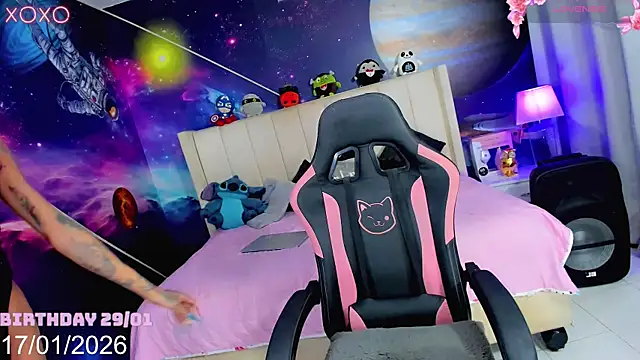 Nella_Dolls 在線直播表演