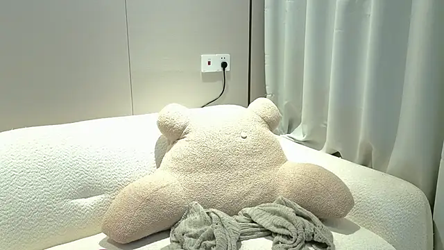 Uizzzqvq3's Live XXX Chat