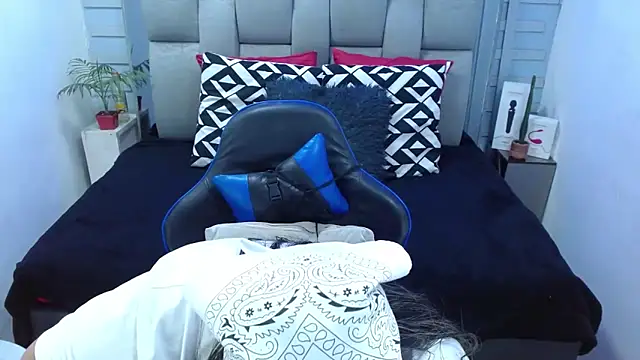 evelin_zaens live XXX chat