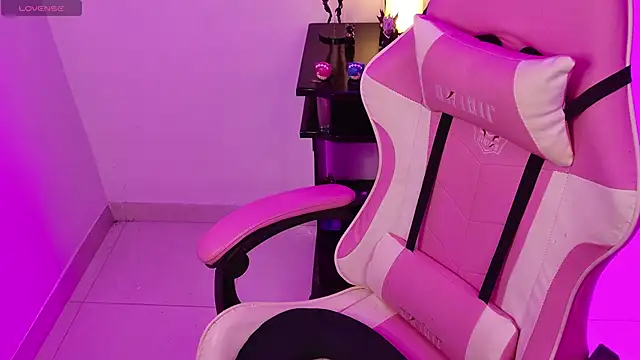 kary_bunny3 élő XXX-chatje