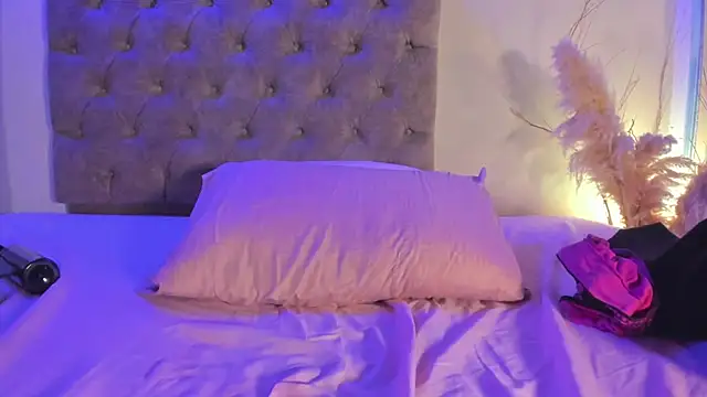 zoe_roux21 Chat XXX in diretta