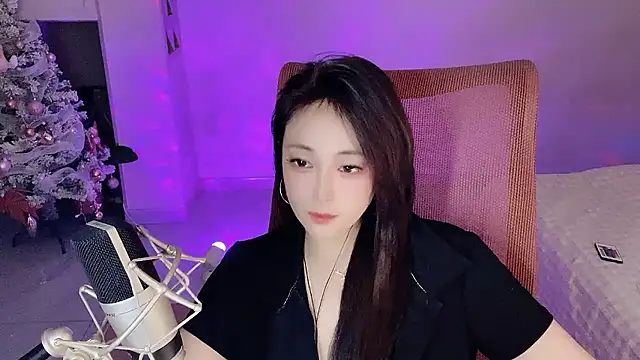 Daisy-77's Live XXX Chat