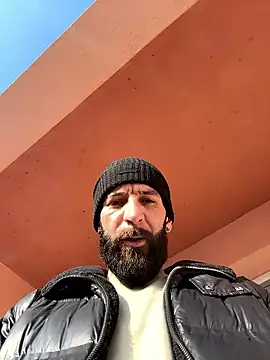 Michel_huge 即時 XXX 聊天