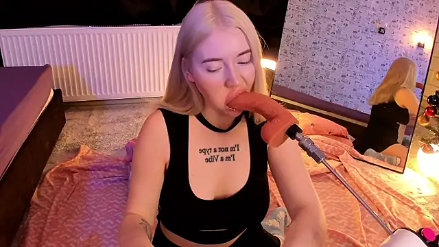 Lillie_Berry Adlı Modelin Canlı XXX Sohbeti