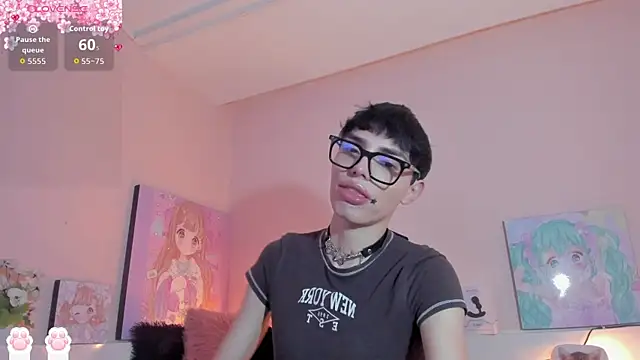 Chat +18 de Strawberry_Kitty_ ao vivo