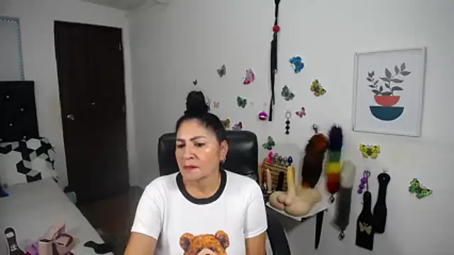 mature_bigboobs10 élő XXX-chatje