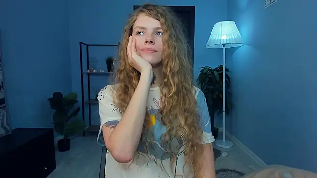 Chat +18 de RayaNenlia ao vivo