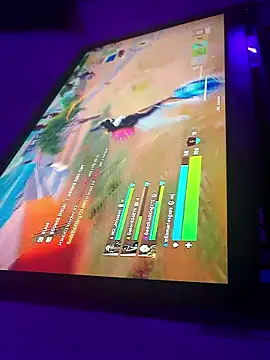 1n0nlythroat élő XXX-chatje