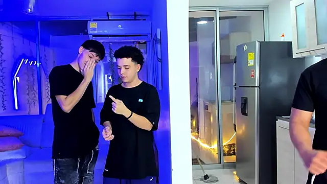 Houseofwarrios' Live XXX Chat