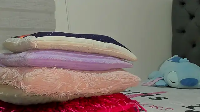 Elizabeth_18_ élő XXX-chatje