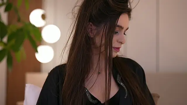 DoviaClaire's Live XXX Chat