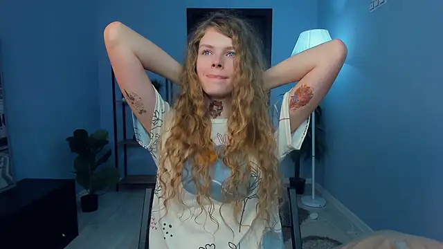 RayaNenlia's Live XXX Chat