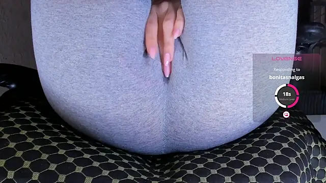 Cameltoe_squirt_inPants' Live XXX Chat