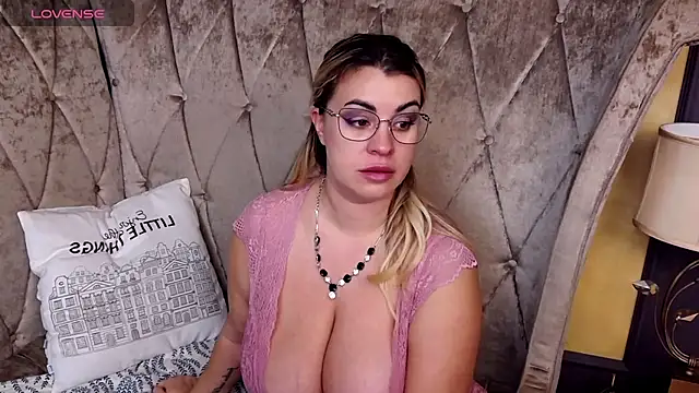 Chat +18 de BustyGizelle ao vivo