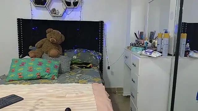 charlotte_077's Live XXX Chat