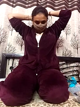 Gullapi: διαδικτυακό σόου στην κάμερα