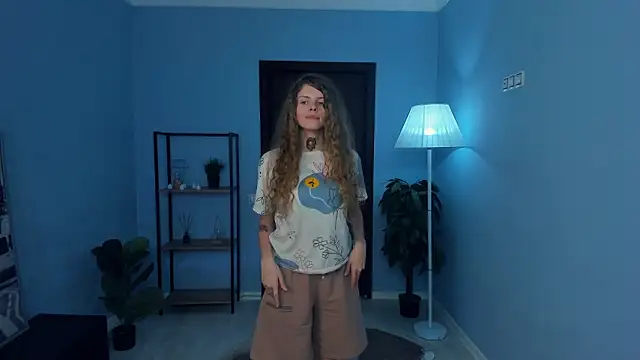 RayaNenlia's Live XXX Chat