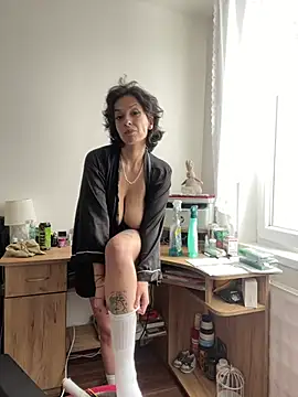 Piggiteablacktea লাইভ XXX চ্যাট