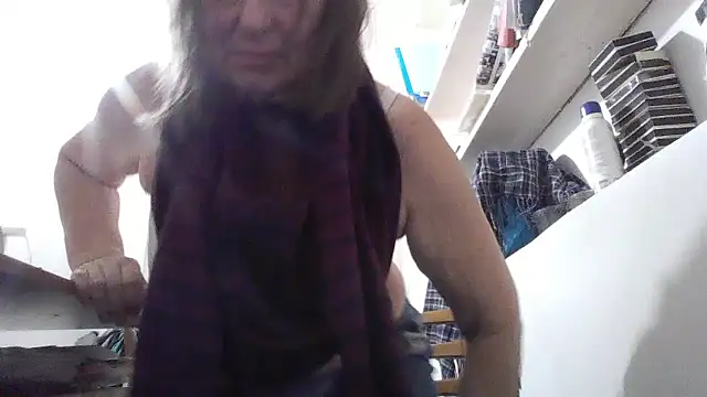 AnnaLive570: онлайн-секс-чат