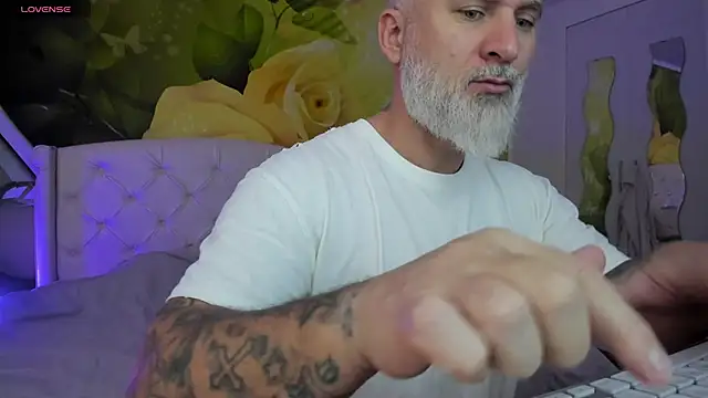 BlowMyXXL: онлайн-секс-чат