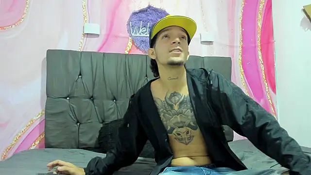 Straight_Guy22's Live XXX Chat