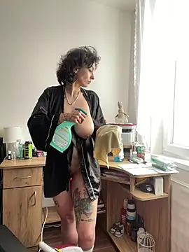 Piggiteablacktea élő XXX-chatje