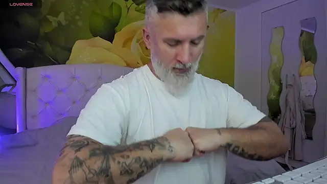 دردشة BlowMyXXL الجنسية المباشرة