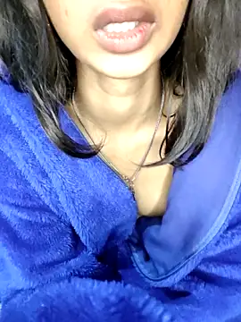 -AYUSHI01's Live XXX Chat