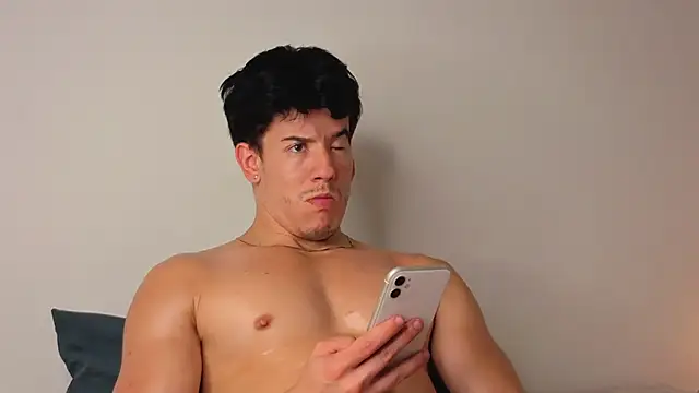 maxxcooper1 Adlı Modelin Canlı XXX Sohbeti