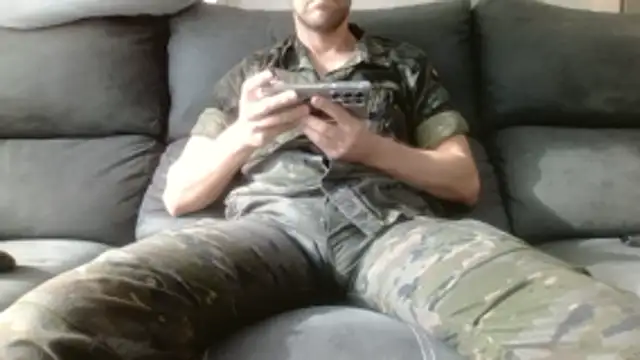 militar_guapo's Live XXX Chat