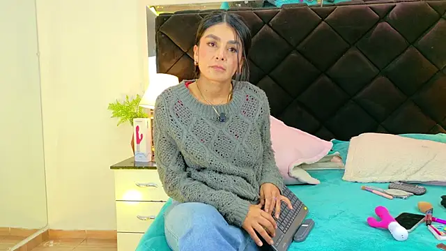 Holly_Brensonexx_'s Live XXX Chat