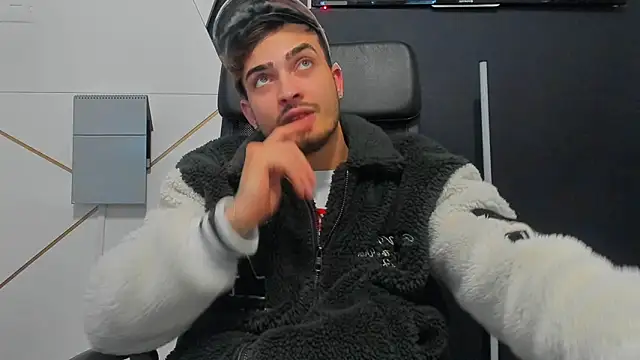 BrandonTate's Live XXX Chat